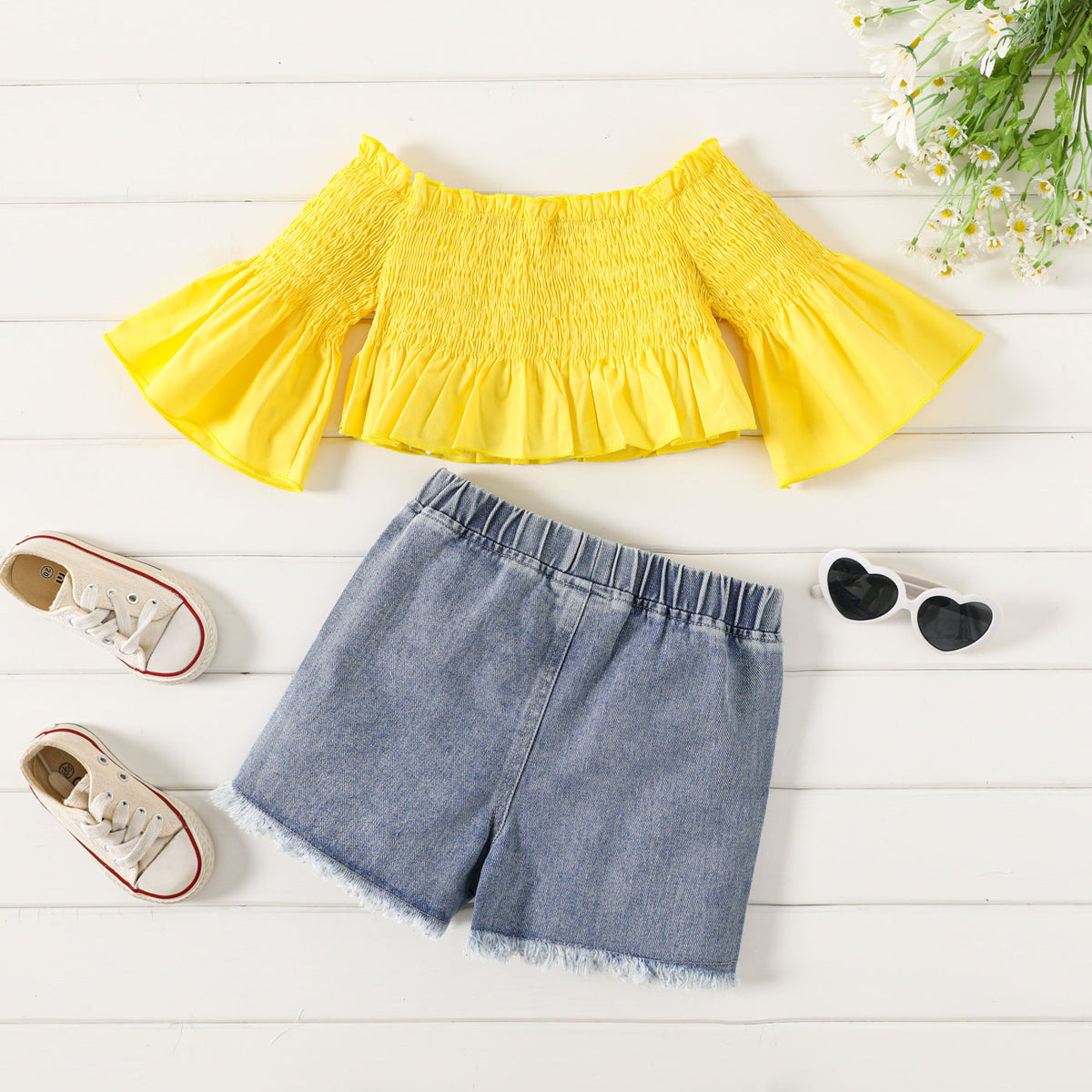 2pcs Toddler Girl 100% Cotton Off-Shoulder Smocked Top and Sunflower Print Denim Shorts Set - 3-4 Years, Yellow